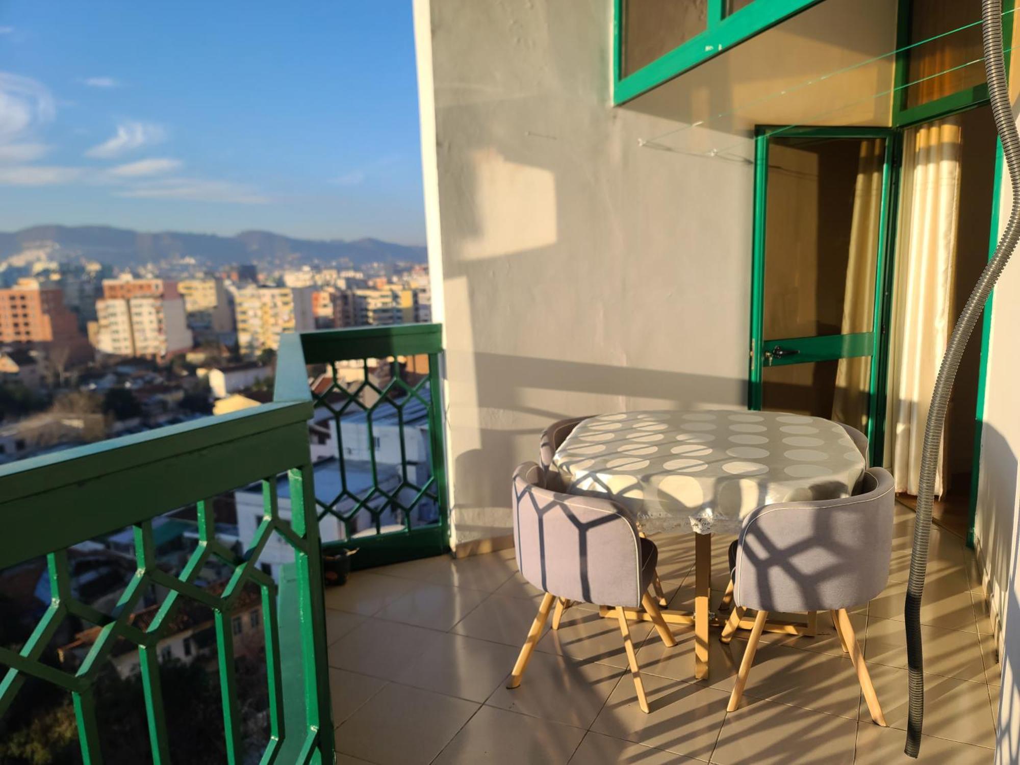 Apartament Center Tirana Eksteriør billede