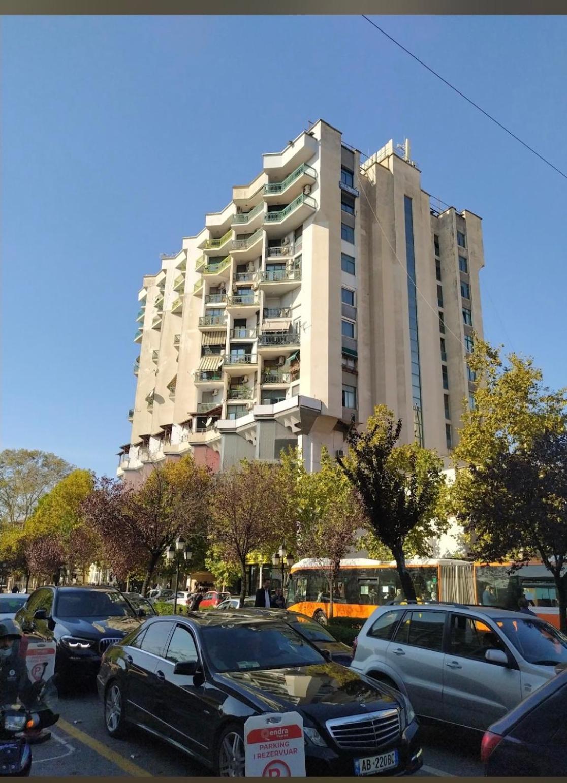 Apartament Center Tirana Eksteriør billede